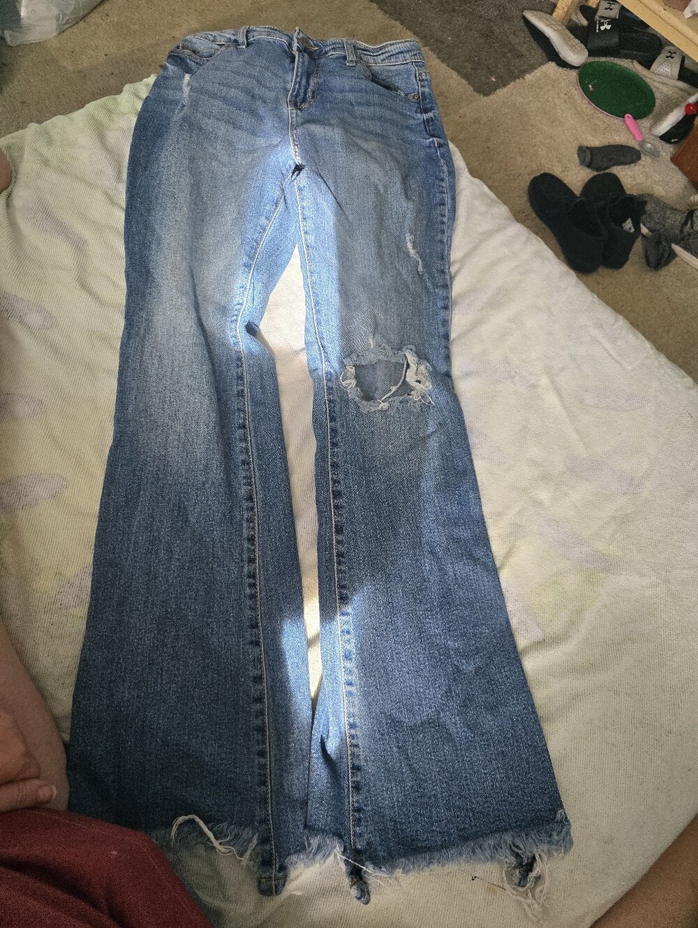 No Boundaries Size 5 Distressed Blue Jeans.